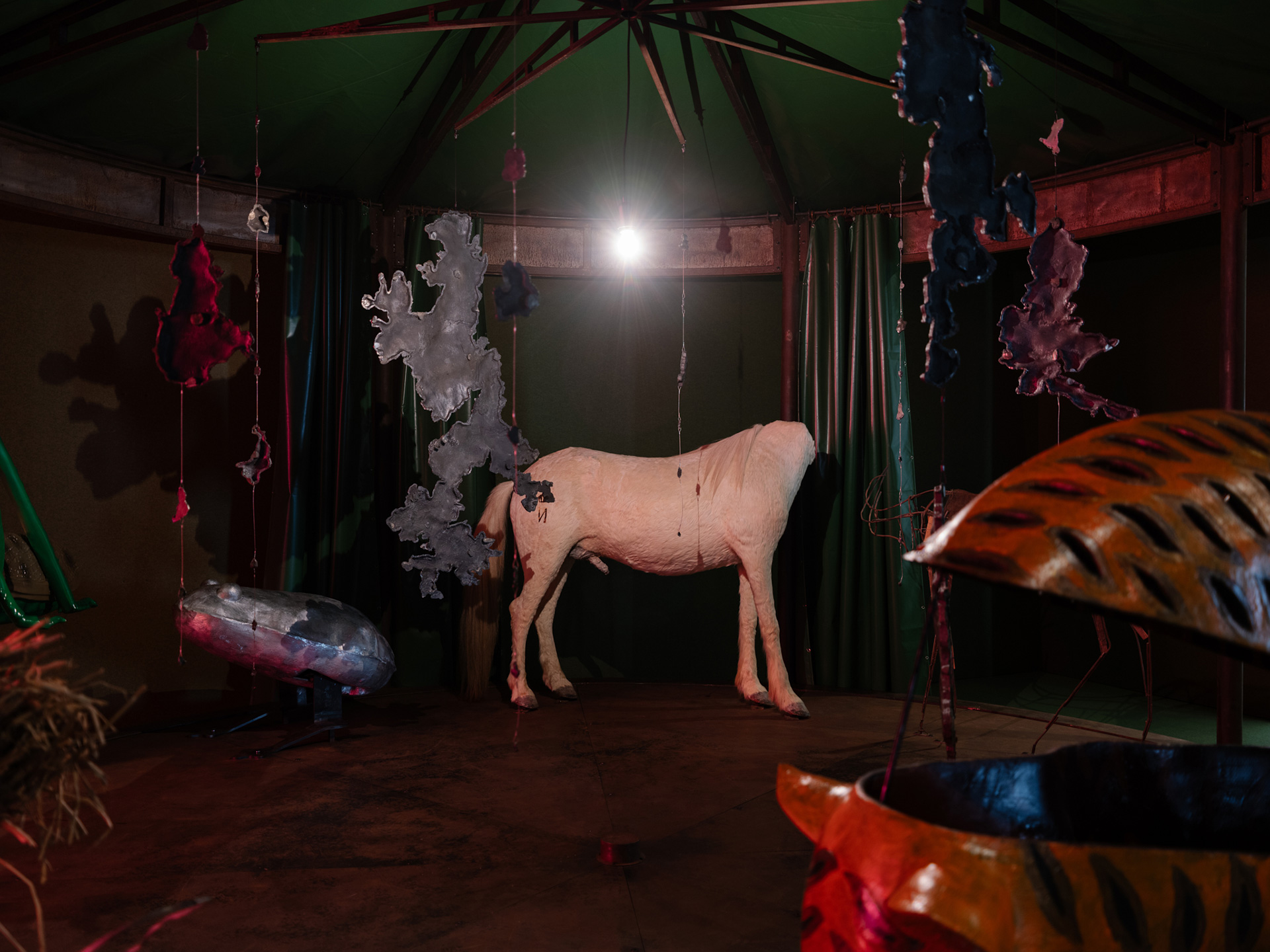 HUANG-YONGPING_Les-Consoles-de-Jeu-Souveraines_6